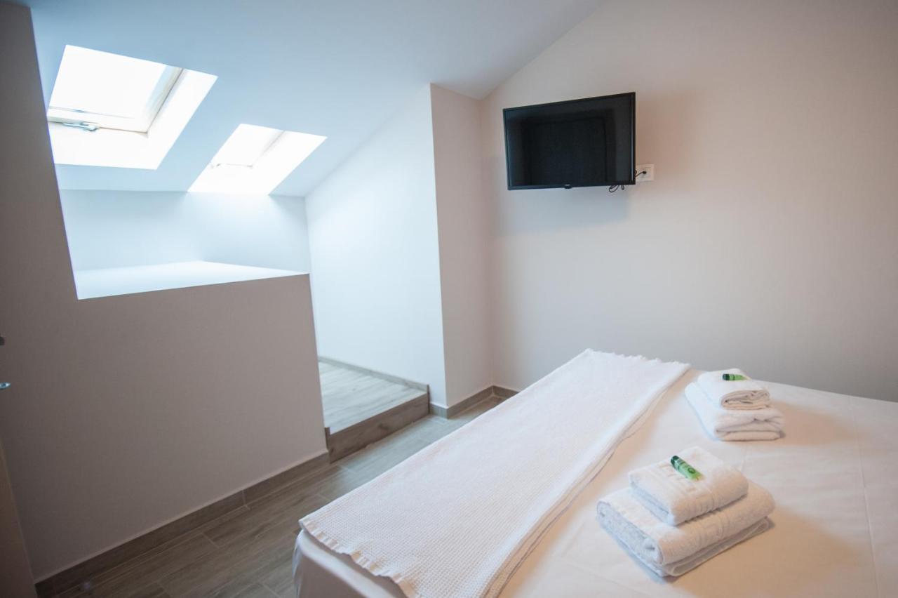 Niki'S Apartments Peraia  Екстер'єр фото