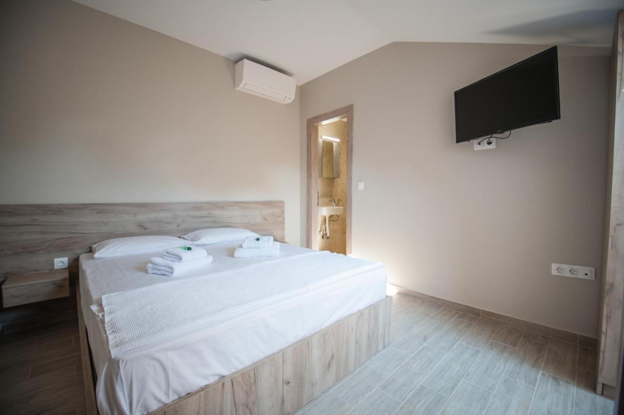 Niki'S Apartments Peraia  Екстер'єр фото